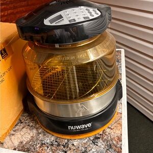 NuWave Pro Plus Infrared Oven Model No. 20604 Black w/ Amber Dome Never used
